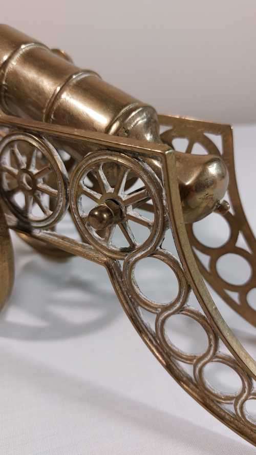 VINTAGE LARGE (35CM LONG) AND HEAVY (1,5KG) BRASS ARTILLERY CANNON