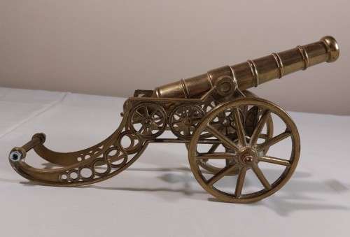 VINTAGE LARGE (35CM LONG) AND HEAVY (1,5KG) BRASS ARTILLERY CANNON