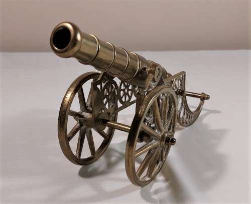 VINTAGE LARGE (35CM LONG) AND HEAVY (1,5KG) BRASS ARTILLERY CANNON