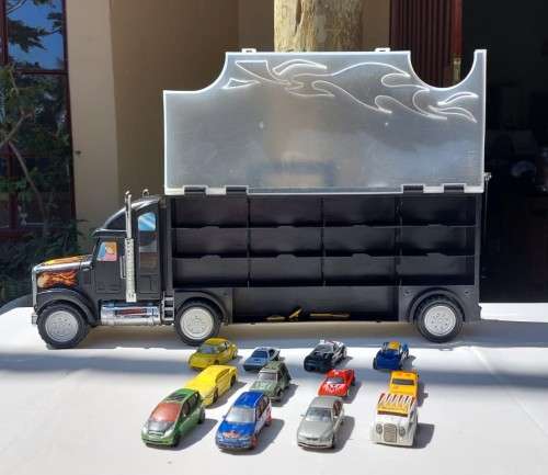 TOY TRUCK TRANSPORT CARRIER  WITH 28 DIE CAST CARS!