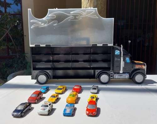TOY TRUCK TRANSPORT CARRIER  WITH 28 DIE CAST CARS!