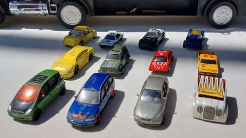 TOY TRUCK TRANSPORT CARRIER  WITH 28 DIE CAST CARS!