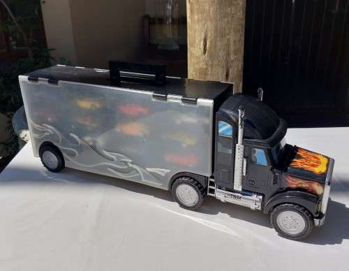 TOY TRUCK TRANSPORT CARRIER  WITH 28 DIE CAST CARS!