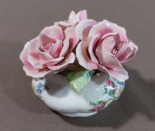 ROYAL ALBERT 1960S MOSS ROSE PATTERN FLOWER CABINET ORNAMENT