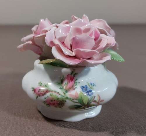 ROYAL ALBERT 1960S MOSS ROSE PATTERN FLOWER CABINET ORNAMENT