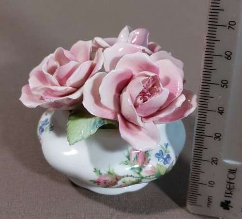 ROYAL ALBERT 1960S MOSS ROSE PATTERN FLOWER CABINET ORNAMENT