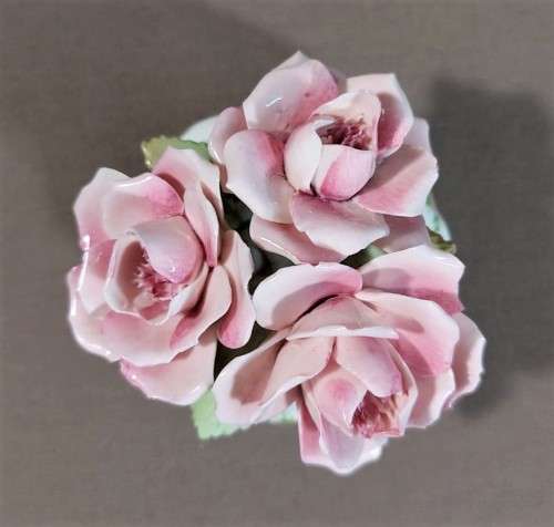 ROYAL ALBERT 1960S MOSS ROSE PATTERN FLOWER CABINET ORNAMENT