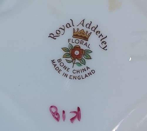 EXQUISITE ROYAL ADDERLEY 1964-1970S SPRING FLOWER BOUQUET