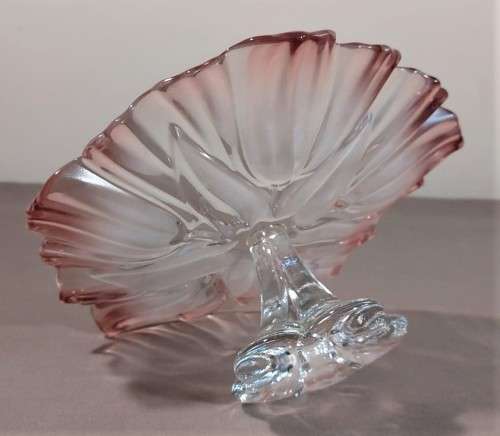 NO 1 OF 2: WALTHER GLAS LARGE SYLVIA PATTERN FROSTED CHRYSTAL GLASS CAKE STAND