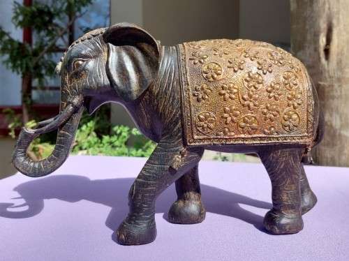 LUXURIOUS HANDMADE GOOD LUCK FENG SHUI RESIN STATUE OF A ROYAL ELEPHANT STRIDING FORWARD