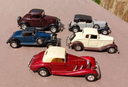 FIVE OLD MOBILE DIE CAST CARS