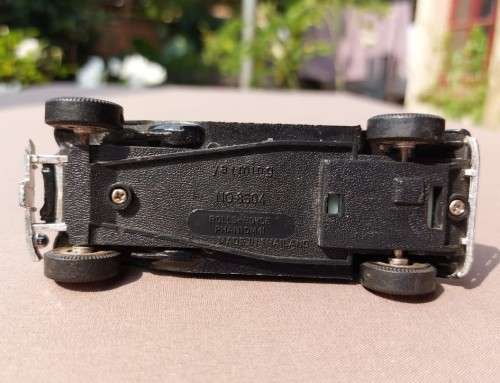 FIVE OLD MOBILE DIE CAST CARS