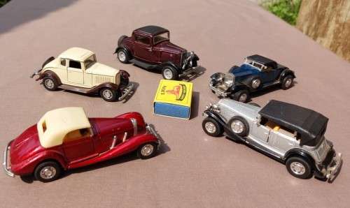FIVE OLD MOBILE DIE CAST CARS