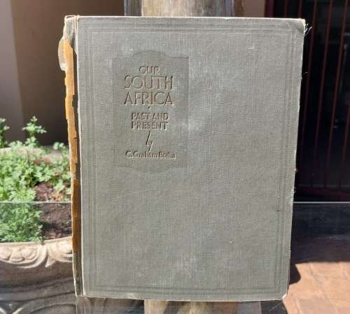 UNITED TOBACCO COMPANY 1938 EDITION WITH 200 CIGARETTE CARDS AND SOME OLD MAPS