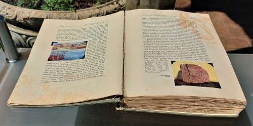 UNITED TOBACCO COMPANY 1938 EDITION WITH 200 CIGARETTE CARDS AND SOME OLD MAPS