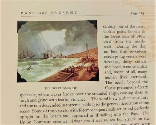 UNITED TOBACCO COMPANY 1938 EDITION WITH 200 CIGARETTE CARDS AND SOME OLD MAPS