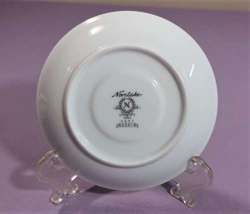 FOUR NORITAKE JAPAN 2057 RUSKIN PATTERN CUPS AND SAUCERS