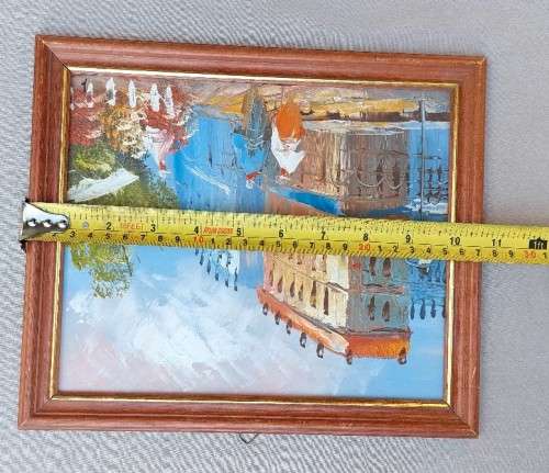 SELLING FLOWERS A CITYSCAPE ORIGINAL OIL PAINTING SIGNED BY ARTIST IN CORNER SMALL (27cm W x 23CM H)