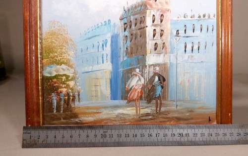 TWO PEOPLE WALKING A CITYSCAPE ORIGINAL OIL PAINTING SIGNED BY ARTIST IN CORNER SMALL (27CM W 23CM H