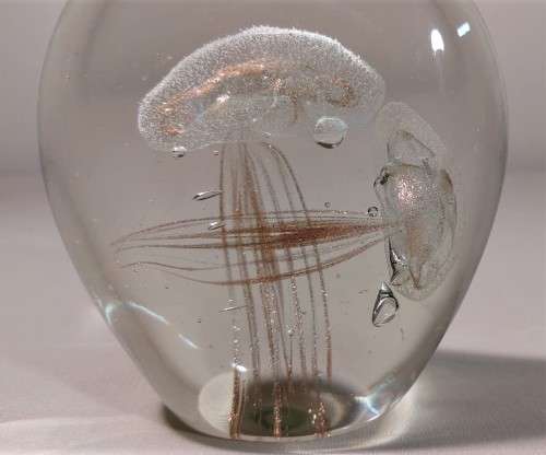 JELLEYFISH ART GLASS PAPERWEIGHT - SKILLFULLY HANDMADE
