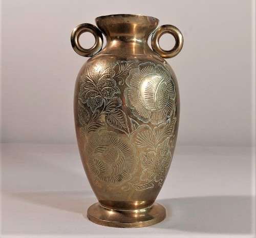 SOLID BRASS VASE WITH TWO RING EAR HANDLES 23CM HIGH HEAVY