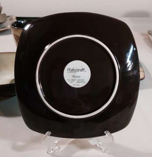 PFALTZGRAFF RUSTIC LEAVES 24 PIECE (6 PERSON) DINNERWARE SET CRAFTED OF STONEWARE