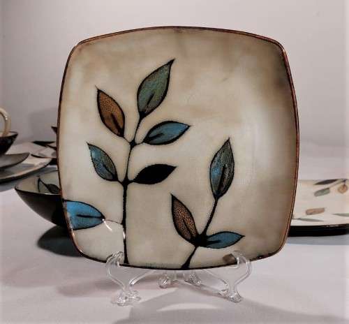 PFALTZGRAFF RUSTIC LEAVES 24 PIECE (6 PERSON) DINNERWARE SET CRAFTED OF STONEWARE