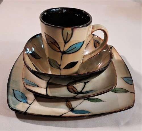 PFALTZGRAFF RUSTIC LEAVES 24 PIECE (6 PERSON) DINNERWARE SET CRAFTED OF STONEWARE