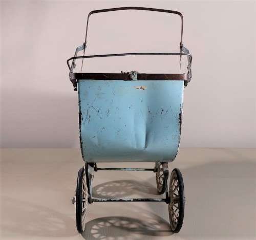 VINTAGE 1950S TRI-ANG DOLL PRAM IN A CYAN BLUE - NO HOOD BUT SUSPENSION OK AND WHEELS TURNS FREELY