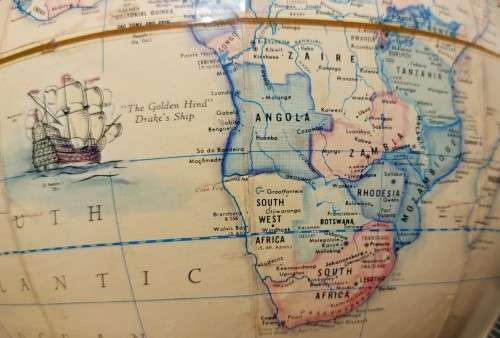 RAND MCNALLYS HISTORICAL SHIPS GLOBE FROM THE 1970S - RARE LARGE 30CM DIAMETER GLOBE MADE IN THE USA