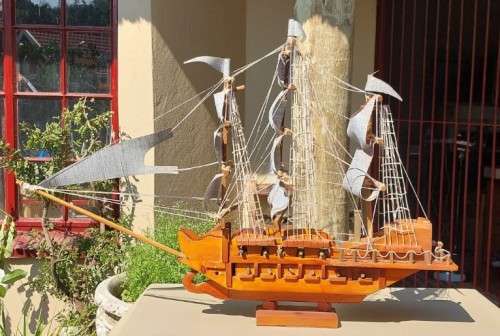 LARGE 1,1M LONG 75CM HIGH CUSTOM MADE 3 MASTED WOODEN SAILING WAR SHIP OR GALLEON