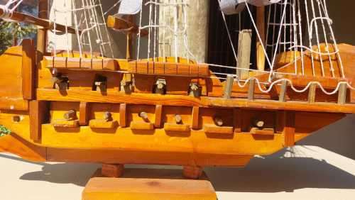 LARGE 1,1M LONG 75CM HIGH CUSTOM MADE 3 MASTED WOODEN SAILING WAR SHIP OR GALLEON