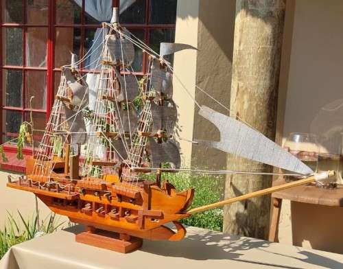 LARGE 1,1M LONG 75CM HIGH CUSTOM MADE 3 MASTED WOODEN SAILING WAR SHIP OR GALLEON