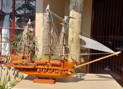 LARGE 1,1M LONG 75CM HIGH CUSTOM MADE 3 MASTED WOODEN SAILING WAR SHIP OR GALLEON