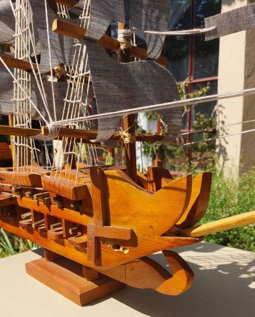 LARGE 1,1M LONG 75CM HIGH CUSTOM MADE 3 MASTED WOODEN SAILING WAR SHIP OR GALLEON