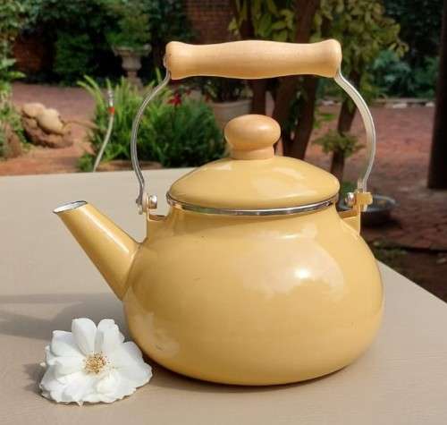 ENAMEL SEDGWICKS THE ORIGINAL OLD BROWN SHERRY CREAM LARGE TEAPOT 23CM HIGH WITH LID AND HANDLE