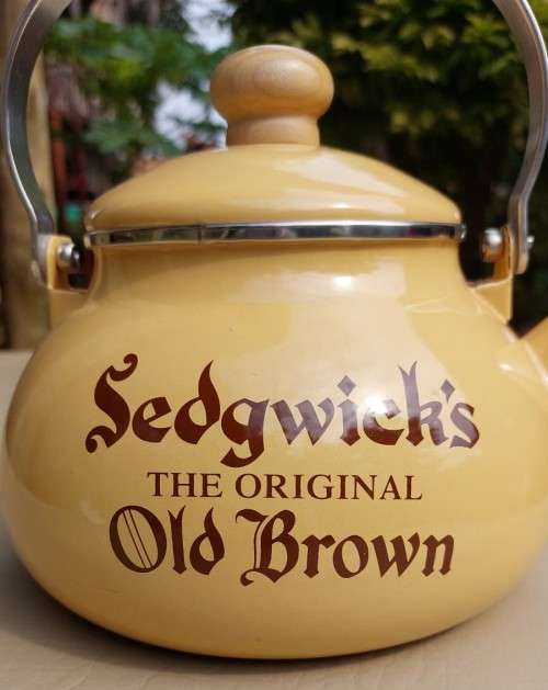 ENAMEL SEDGWICKS THE ORIGINAL OLD BROWN SHERRY CREAM LARGE TEAPOT 23CM HIGH WITH LID AND HANDLE