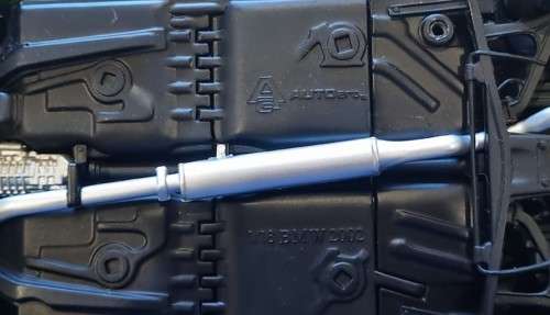 ELEGANT 1970S BMW 2002 SALOON CAR SCALE 1:18 BY AUTOARTS MOUNTED ON WOODEN BLOCK