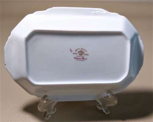 ROYAL ALBERT VINTAGE 1940S DIAMOND SHAPED CHELSEA BIRD PATTERN BON BON DISH