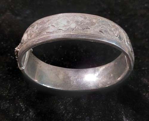 VINTAGE 1950S CANDIDA JOE CALAFATO DESIGNED STERLING SILVER BANGLE (38G)