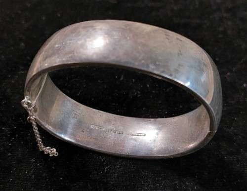 VINTAGE 1950S CANDIDA JOE CALAFATO DESIGNED STERLING SILVER BANGLE (38G)