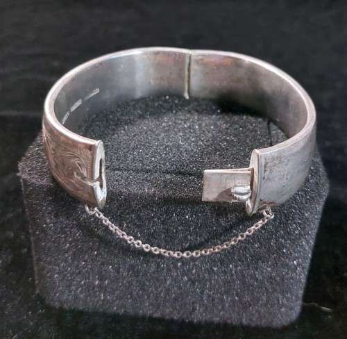 VINTAGE 1950S CANDIDA JOE CALAFATO DESIGNED STERLING SILVER BANGLE (38G)