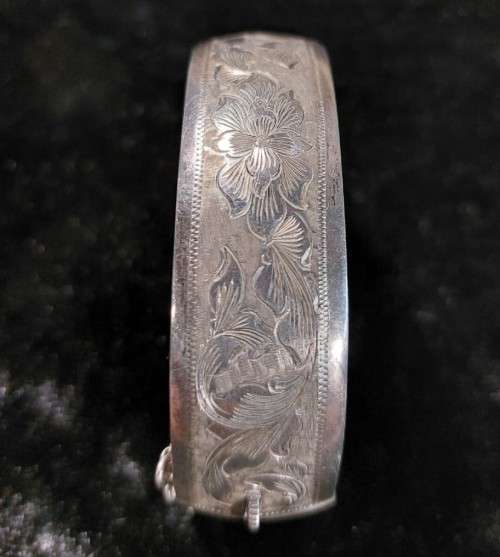 VINTAGE 1950S CANDIDA JOE CALAFATO DESIGNED STERLING SILVER BANGLE (38G)