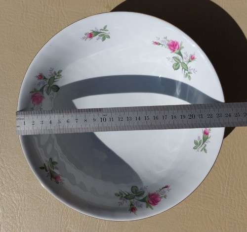 A LARGE 18 PIECE RICHWOOD PORCELAIN DINNER SET WITH RED ROSES PATTERN GOOD CONDITION