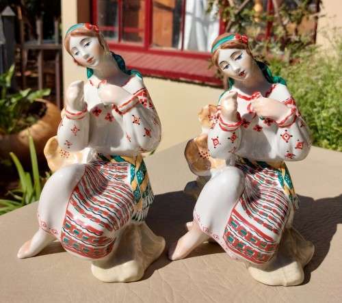 VINTAGE 1990S UKRANIAN KYIV PORCELAIN FIGURINES