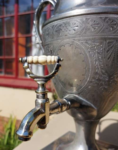 ANTIQUE 140 YEAR OLD NODDER AND SONS SHEFFIELD BRITTANIA METAL HOT WATER AND TEA URN