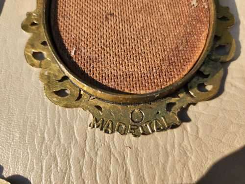 THREE (3) SMALL (13x9CM) OVAL BRASS PHOTO FRAMES MADE IN ITALY