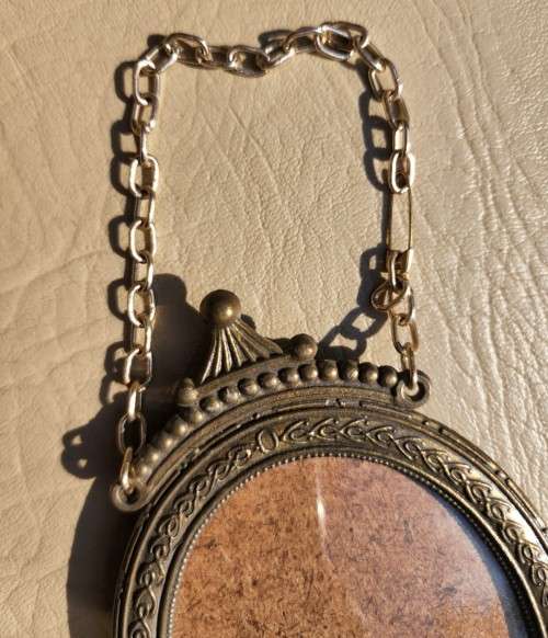 THREE (3) SMALL (14x8CM) OVAL BRASS PHOTO FRAMES CHAINED TOGETHER MADE IN ITALY VINTAGE