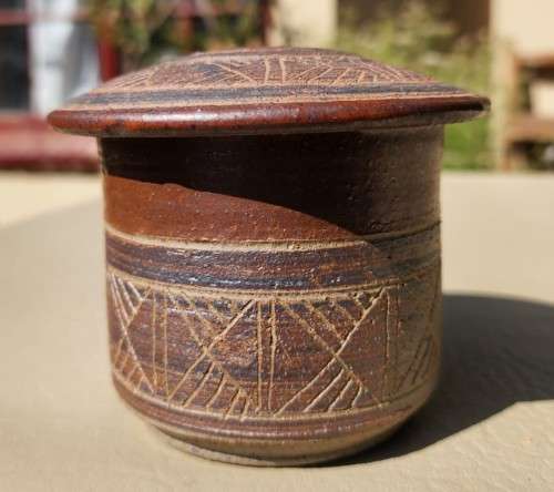HAND DECORATED CLAY HUT SHAPED POT