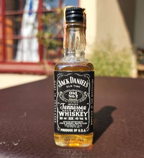 COLLECTION OF FOUR (4) USA ISRAEL AND MEXICO MINIATURE LIQUOR BOTTLES (SEALED FULL) LISTING 6 OF 11